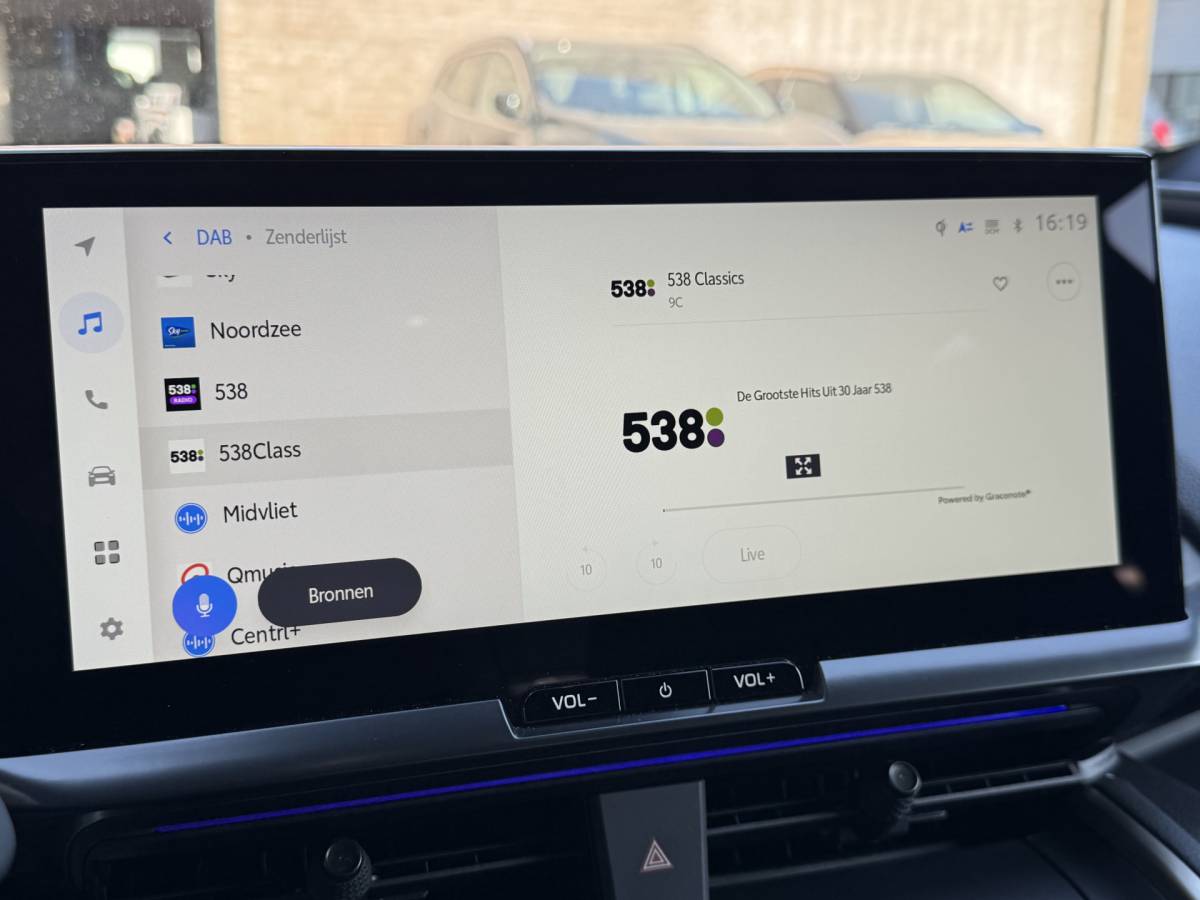 Toyota C-HR Toyota C-HR 2.0 Hybrid 200 Executive/Bi tone | 2.200 km | JBL | Sportstoelen | Rijklaar!!!