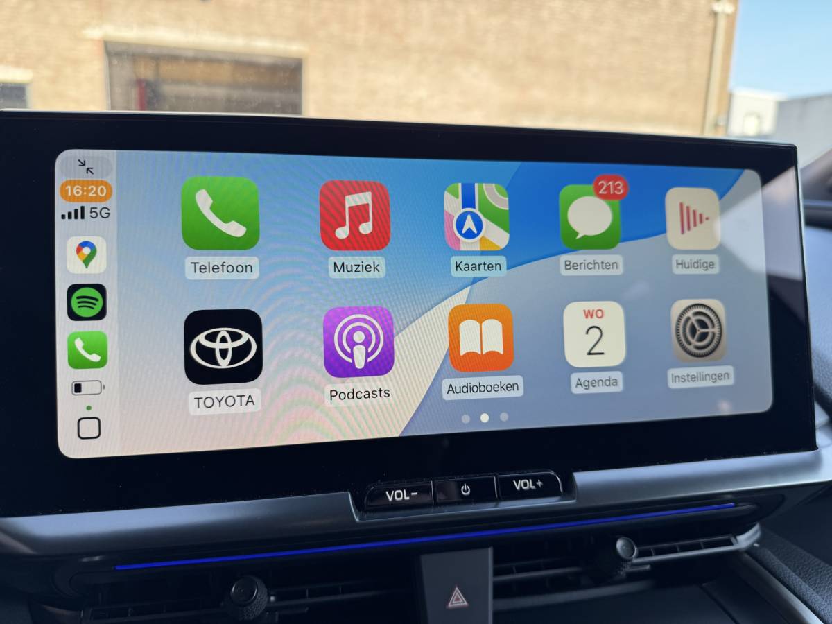 Toyota C-HR Toyota C-HR 2.0 Hybrid 200 Executive/Bi tone | 2.200 km | JBL | Sportstoelen | Rijklaar!!!