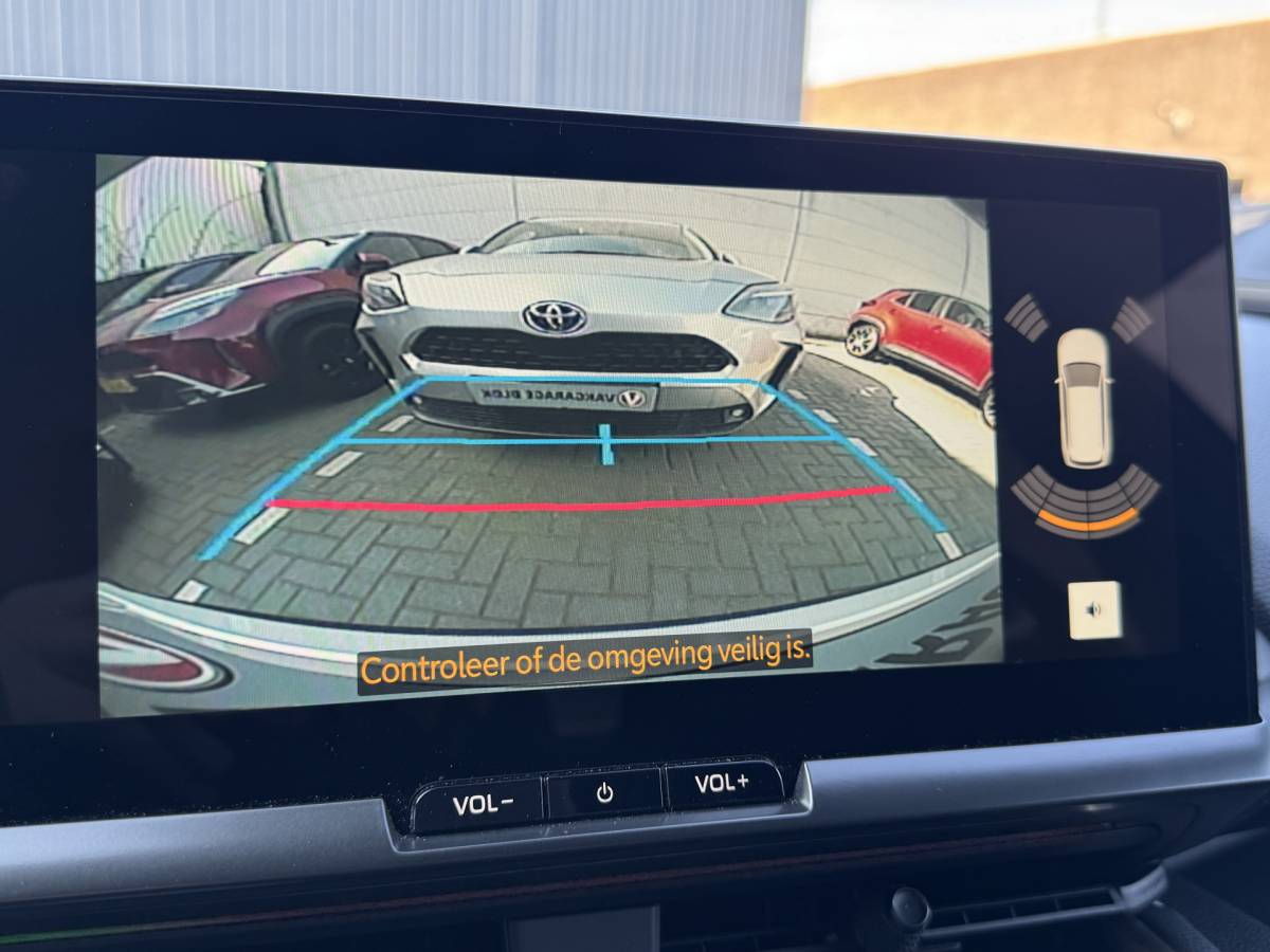 Toyota C-HR Toyota C-HR 2.0 Hybrid 200 Executive/Bi tone | 2.200 km | JBL | Sportstoelen | Rijklaar!!!