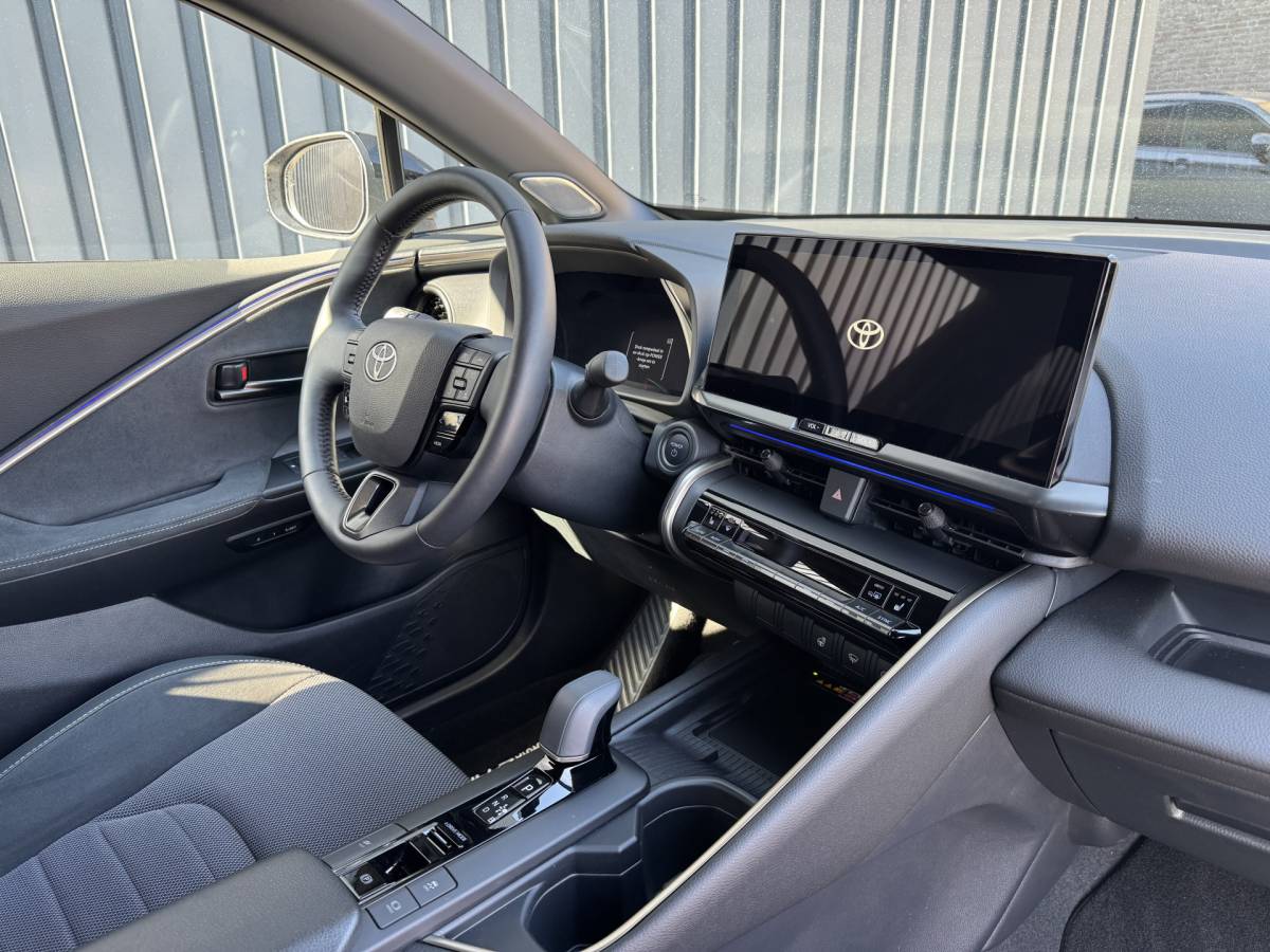 Toyota C-HR Toyota C-HR 2.0 Hybrid 200 Executive/Bi tone | 2.200 km | JBL | Sportstoelen | Rijklaar!!!