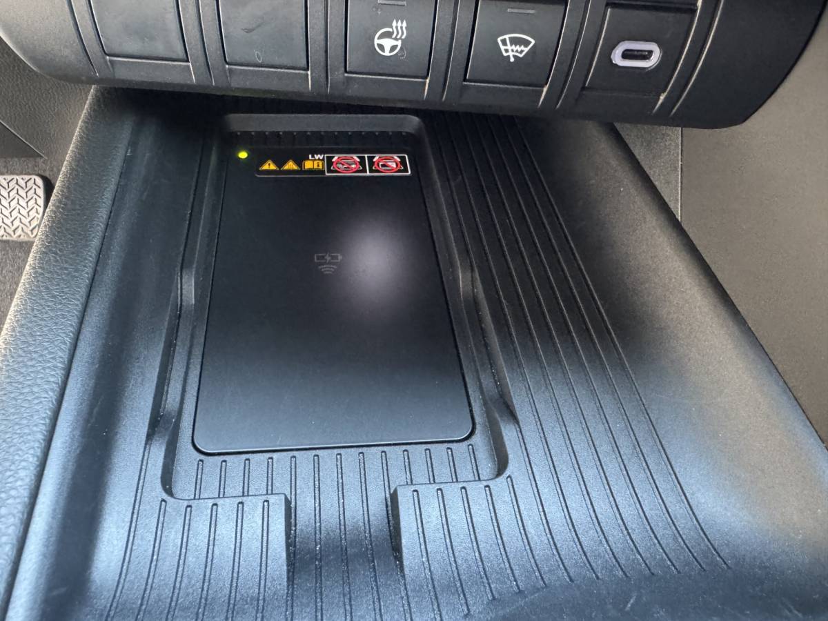 Toyota C-HR Toyota C-HR 2.0 Hybrid 200 Executive/Bi tone | 2.200 km | JBL | Sportstoelen | Rijklaar!!!