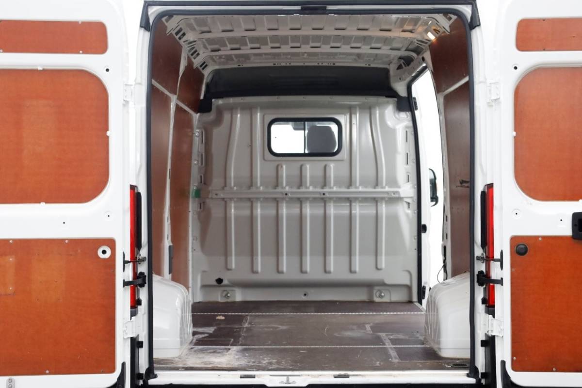 Peugeot Boxer Peugeot Boxer 2.2 BlueHDi 120pk L2H2 Premium Airco/Camera 09-2020