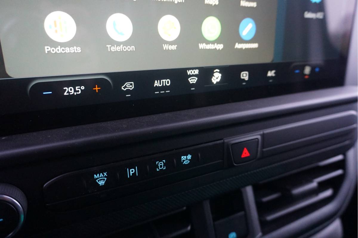 Ford Transit Custom Ford Transit Custom 280L 110PK Trend BPM VRIJ!! 13″ Sync Scherm incl. Apple CP/ Android A, Cam, LED!! NR. 248