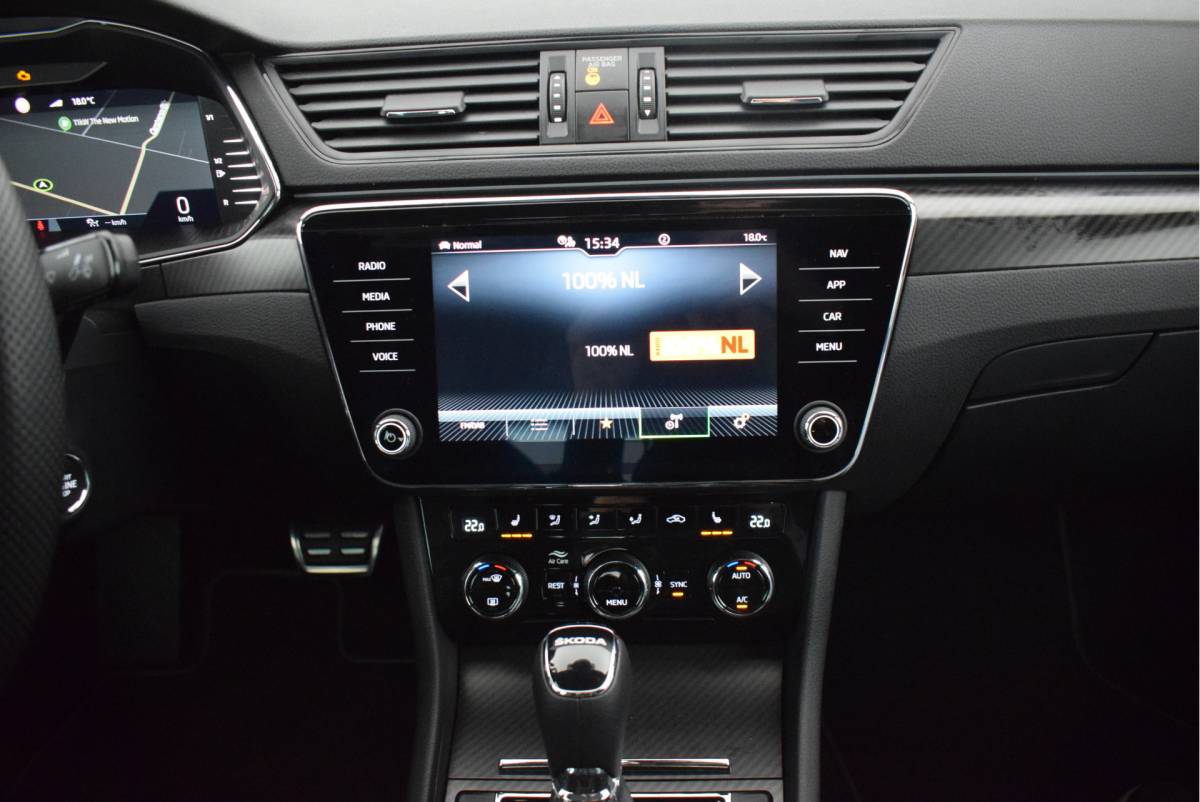 Škoda Superb ŠKODA Superb 1.4 TSI 218pk iV Sportline Business 360Camera Keyless Matrix Led Panoramadak Virtual Cockpit Navigatie
