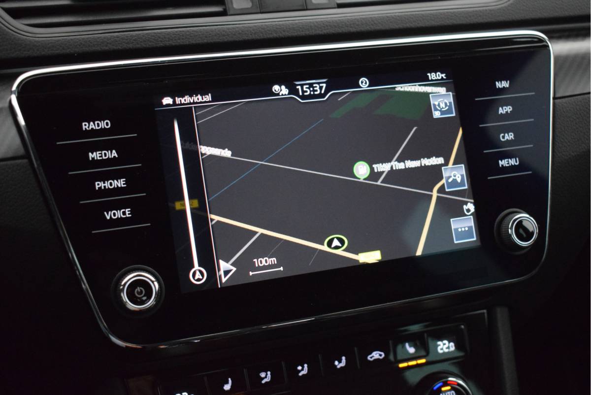 Škoda Superb ŠKODA Superb 1.4 TSI 218pk iV Sportline Business 360Camera Keyless Matrix Led Panoramadak Virtual Cockpit Navigatie