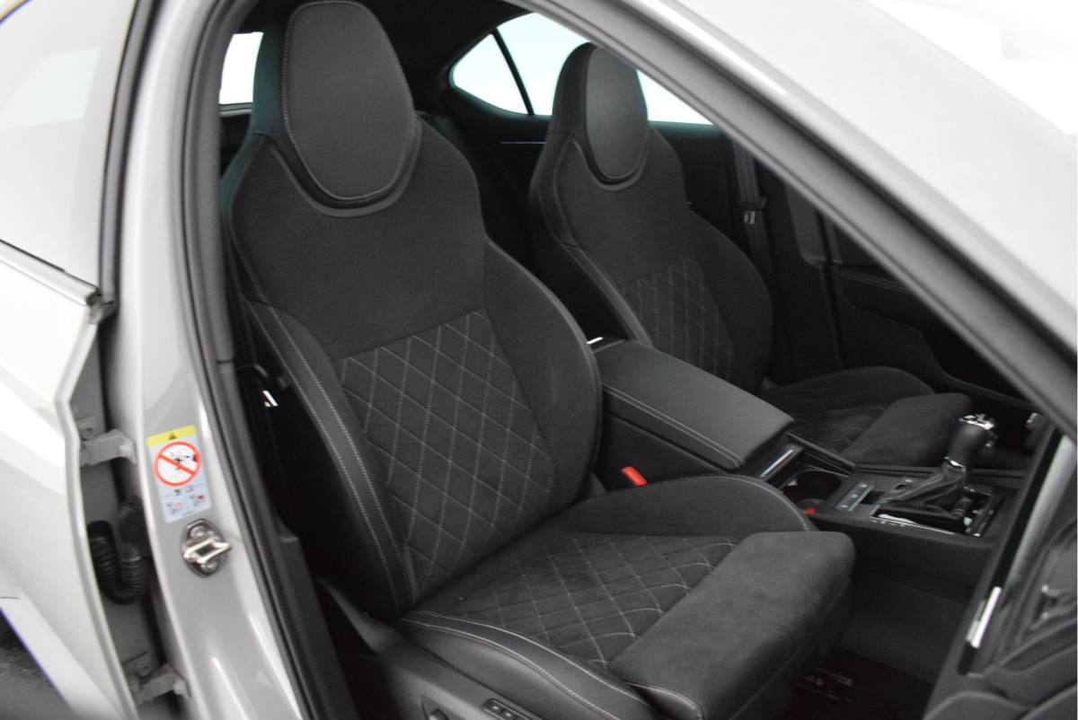 Škoda Superb ŠKODA Superb 1.4 TSI 218pk iV Sportline Business 360Camera Keyless Matrix Led Panoramadak Virtual Cockpit Navigatie