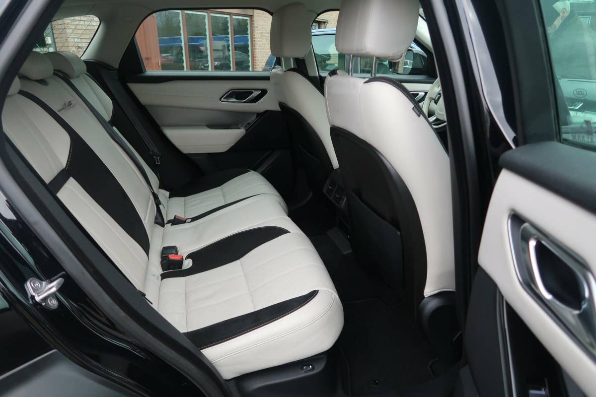 Land Rover Range Rover Velar Land Rover Range Rover Velar 2.0 I4 Turbo 300PK|TREKHAAK|DEALER ONDERHOUDEN|CARPLAY|DODEHOEK|MEMORY|KEYLESS-GO
