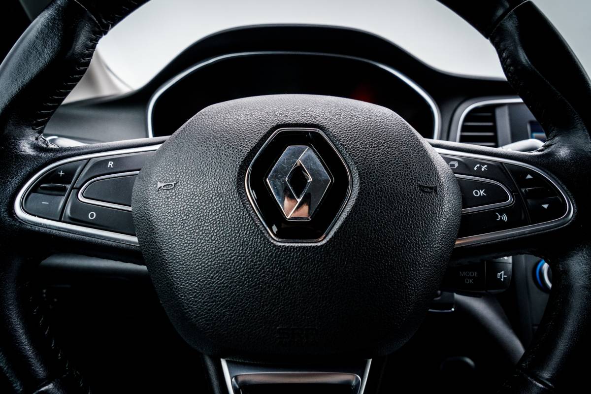 Renault Mégane Renault Mégane 1.2 TCe Limited | Sportstoelen | 17 inch LMV | PDC | Navigatie