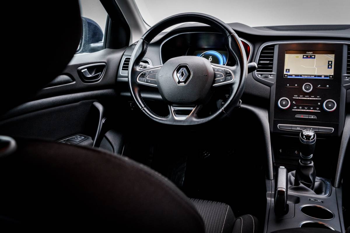 Renault Mégane Renault Mégane 1.2 TCe Limited | Sportstoelen | 17 inch LMV | PDC | Navigatie