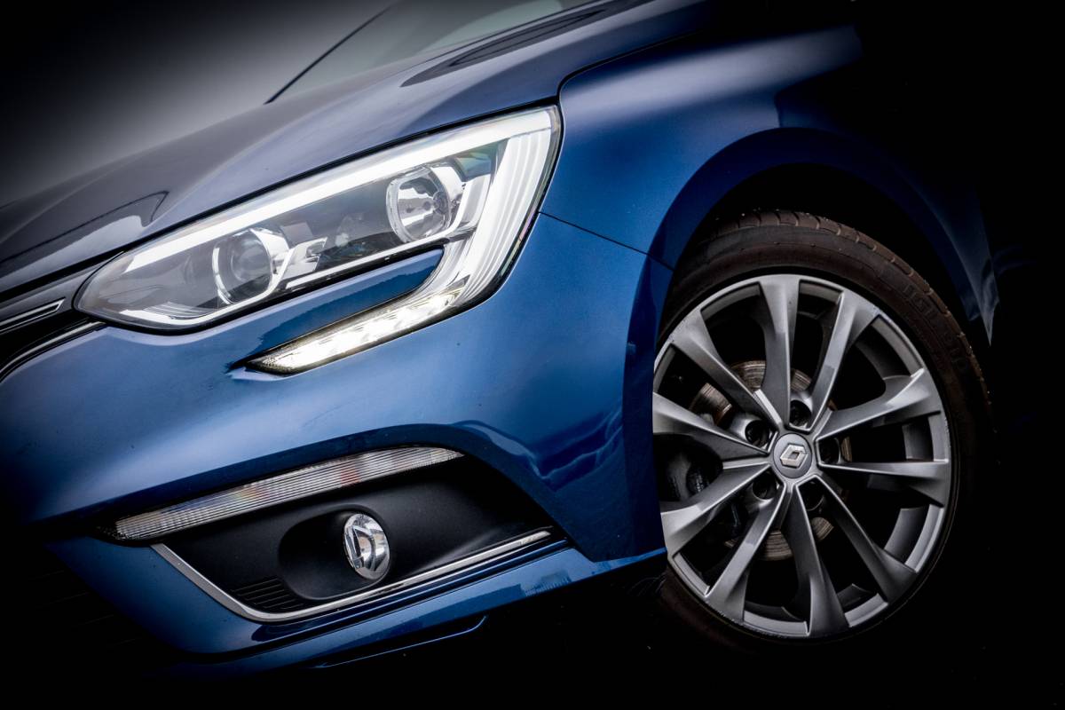Renault Mégane Renault Mégane 1.2 TCe Limited | Sportstoelen | 17 inch LMV | PDC | Navigatie