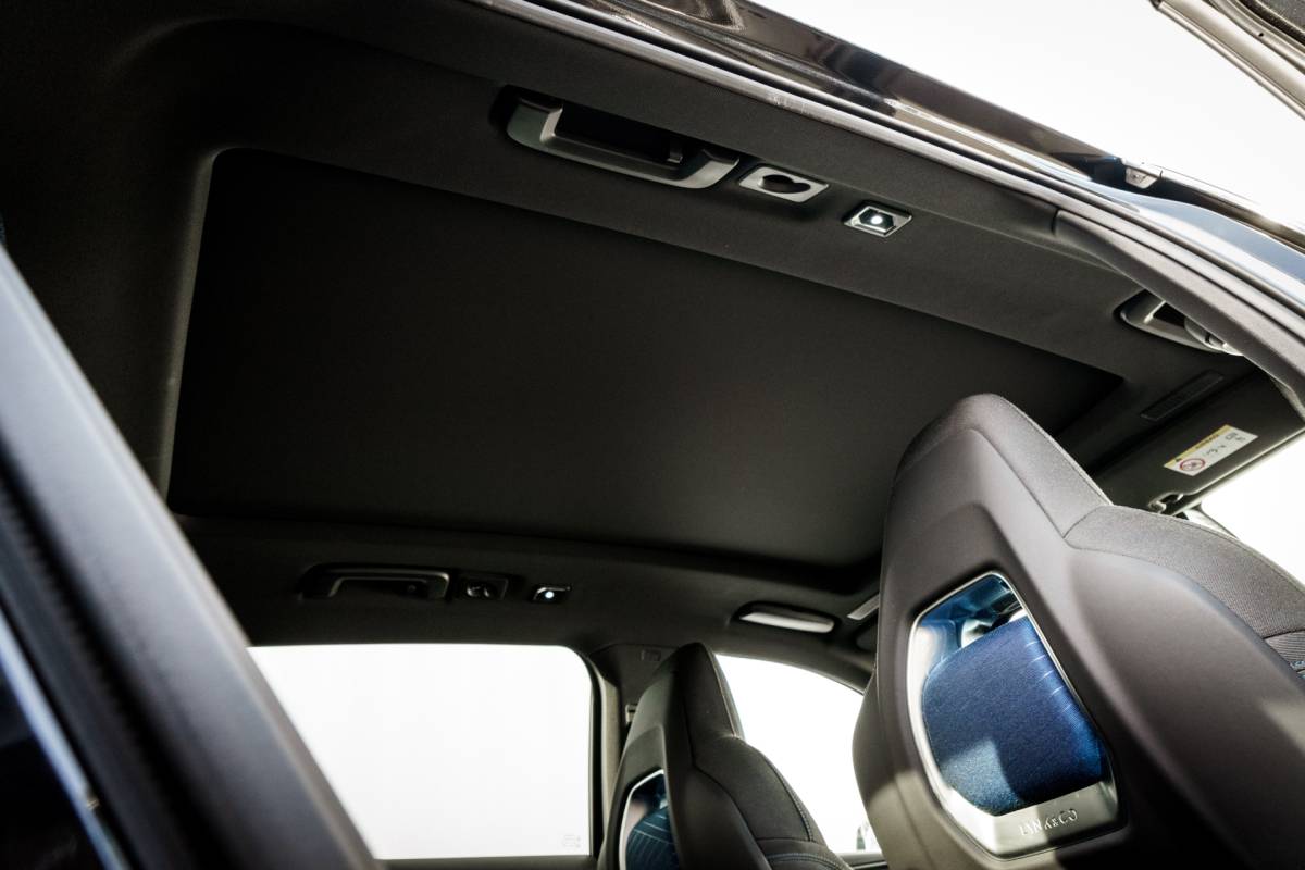 Lynk & Co 01 Lynk & Co 01 1.5 Plug-in Hybrid 262 Pk I Modeljaar 2023 I Zwarte hemel I Panoramadak I 75 km Elektrisch I 360 Camera I Full Map Navi I Carplay I 20 inch. LMV l 1e eigenaar