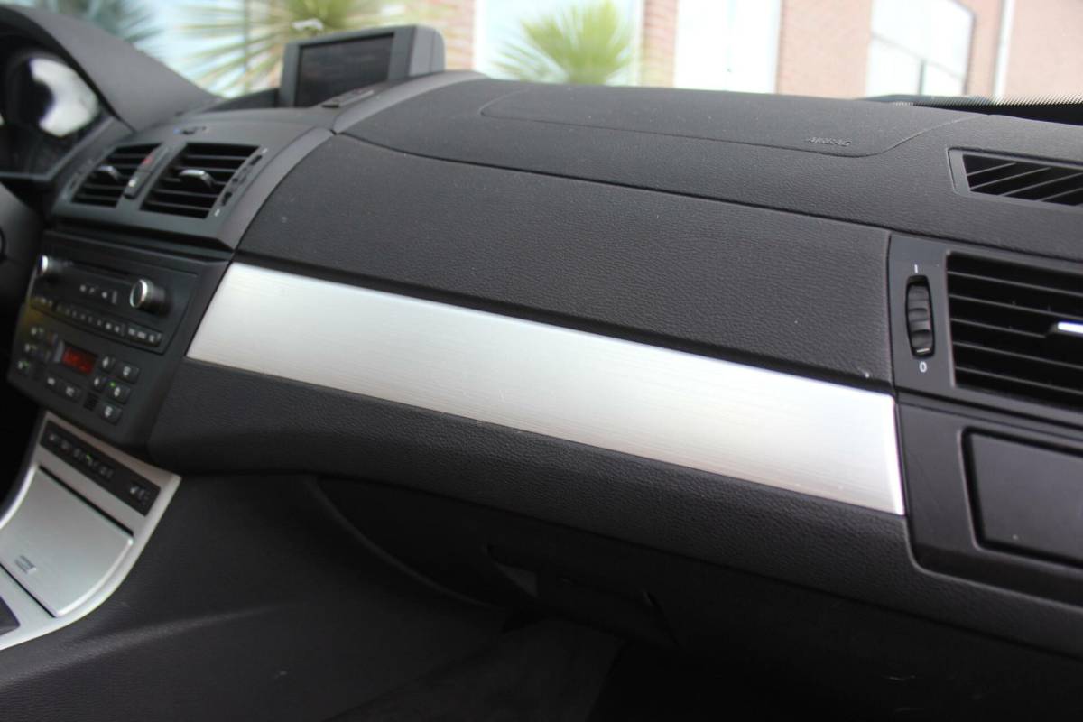 BMW X3 ➡️ BMW X3 2.0i E83 Executive Facelift | Origineel NL | 18 inch | Xenon | Trekhaak | Dakraam | Sportstoelen | Cruise-control | Climate-control | PDC | Leer | Navi | Youngtimer |