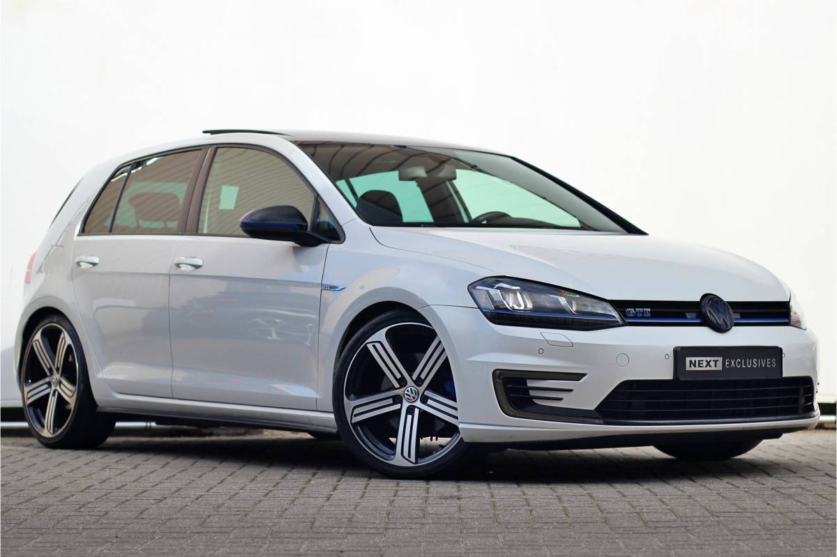 Volkswagen Golf Volkswagen Golf 1.4 TSI GTE | Orig. NL | Pano | Carplay | Sportuitlaat | Trekhaak