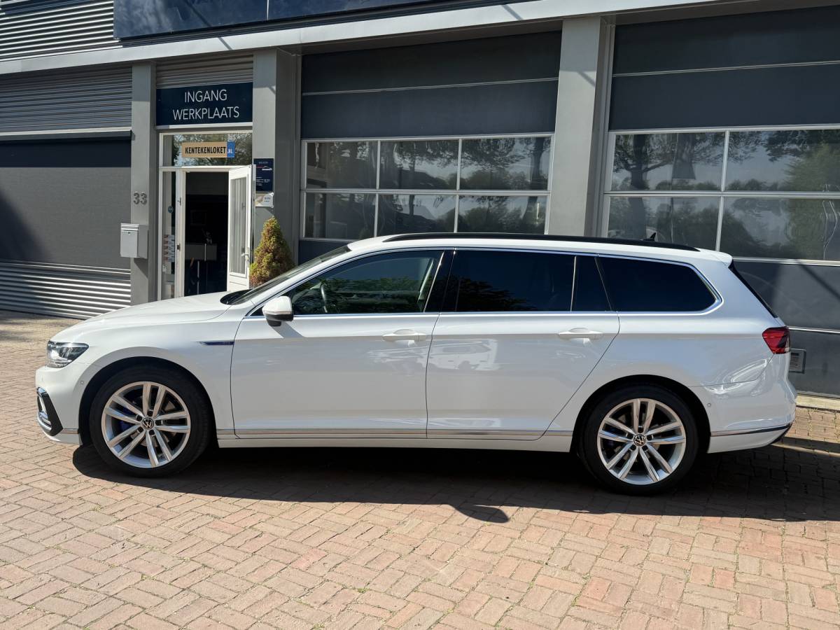 Volkswagen Passat Volkswagen Passat Variant 1.4 TSI PHEV GTE Business 218 pk trekhaak 1600kg Bj 2021 Dealer onderhouden !!