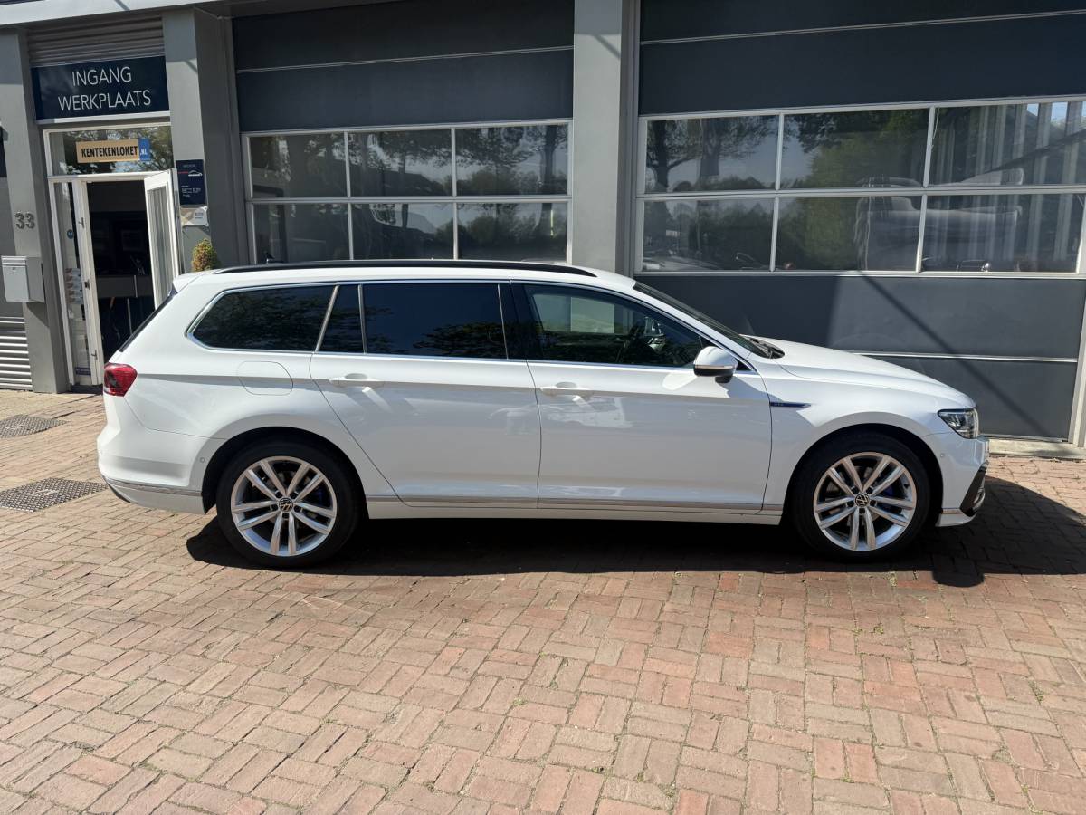 Volkswagen Passat Volkswagen Passat Variant 1.4 TSI PHEV GTE Business 218 pk trekhaak 1600kg Bj 2021 Dealer onderhouden !!