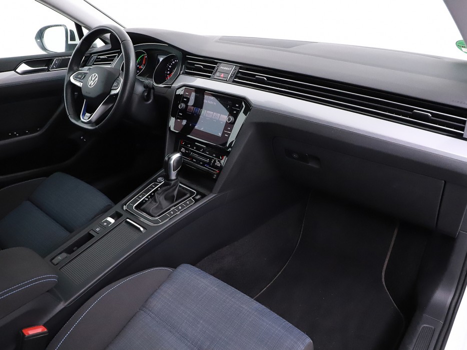 Volkswagen Passat Volkswagen Passat Variant 1.4 TSI PHEV GTE Business 218 pk trekhaak 1600kg Bj 2021 Dealer onderhouden !!