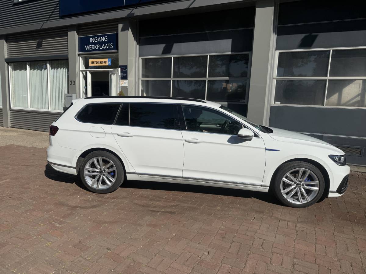Volkswagen Passat Volkswagen Passat Variant 1.4 TSI PHEV GTE Business 218 pk trekhaak 1600kg Bj 2021 Dealer onderhouden !!