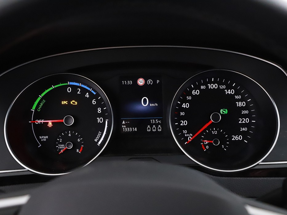 Volkswagen Passat Volkswagen Passat Variant 1.4 TSI PHEV GTE Business 218 pk trekhaak 1600kg Bj 2021 Dealer onderhouden !!