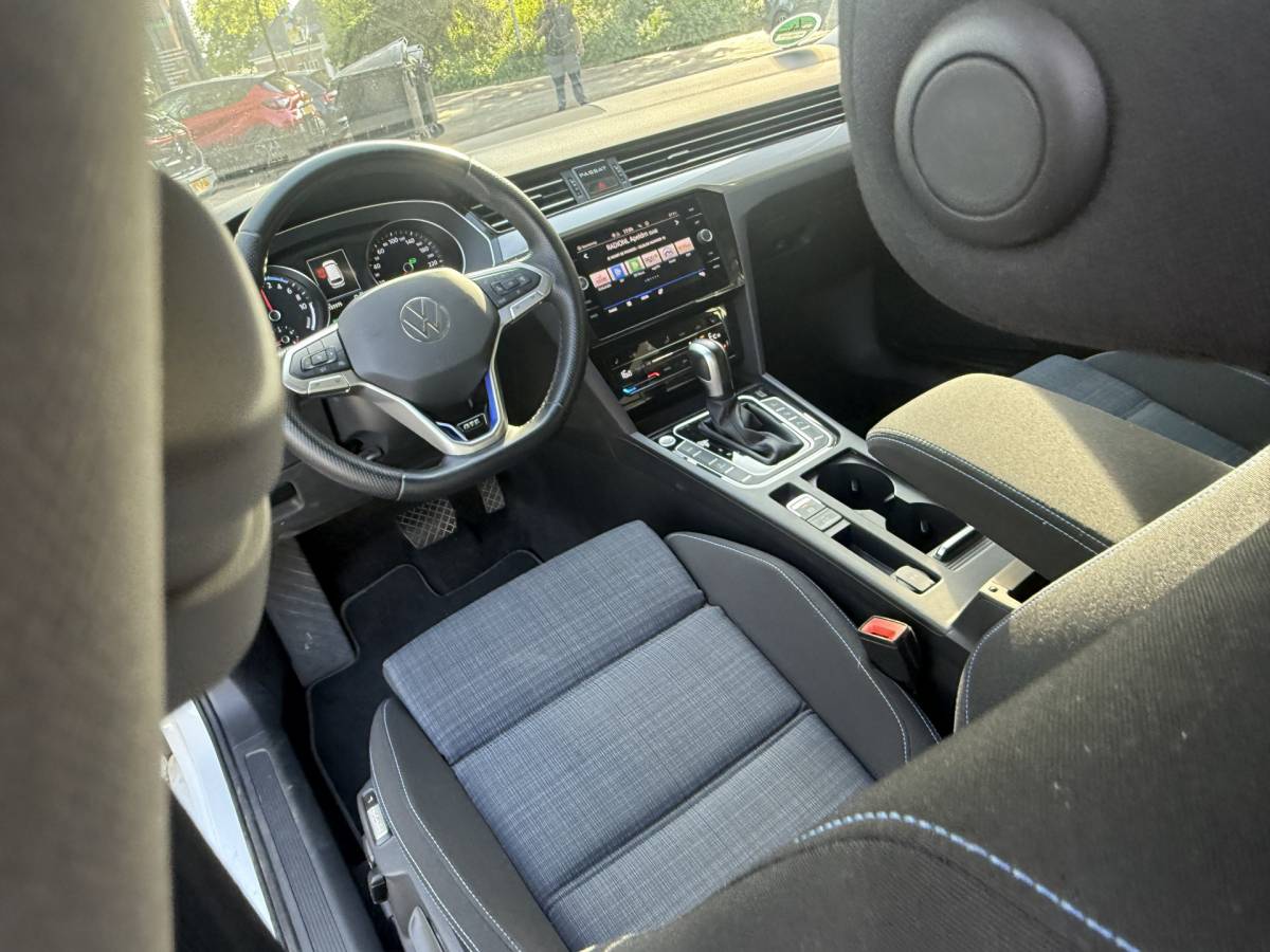 Volkswagen Passat Volkswagen Passat Variant 1.4 TSI PHEV GTE Business 218 pk trekhaak 1600kg Bj 2021 Dealer onderhouden !!
