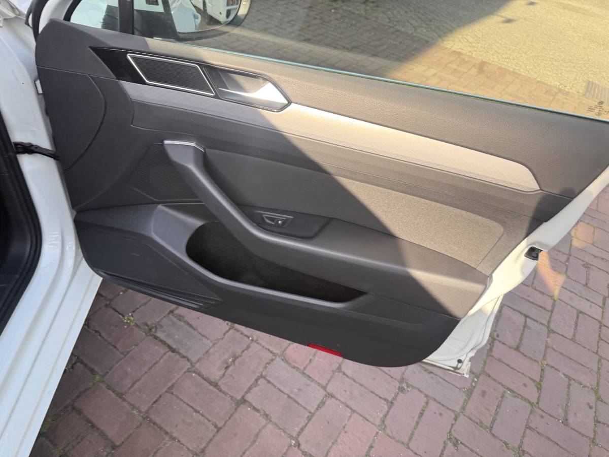 Volkswagen Passat Volkswagen Passat Variant 1.4 TSI PHEV GTE Business 218 pk trekhaak 1600kg Bj 2021 Dealer onderhouden !!