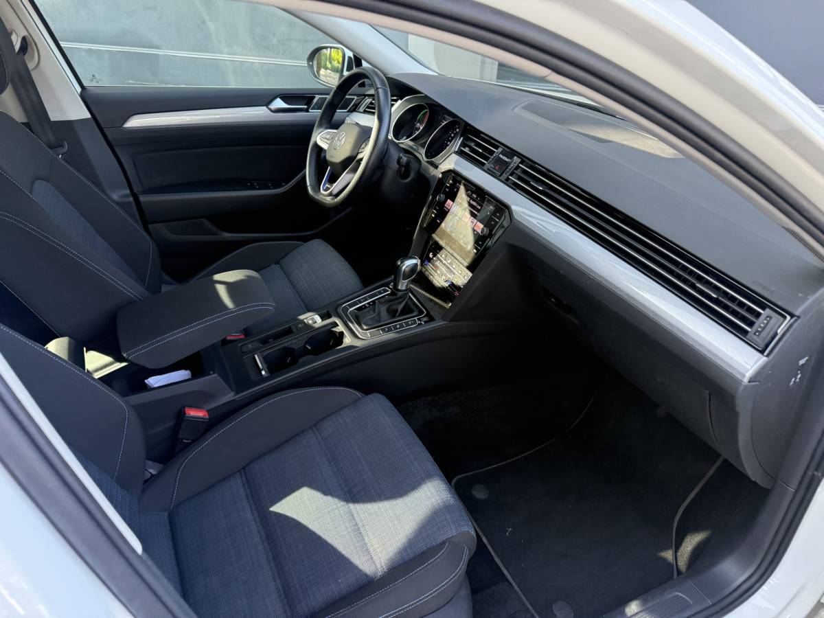 Volkswagen Passat Volkswagen Passat Variant 1.4 TSI PHEV GTE Business 218 pk trekhaak 1600kg Bj 2021 Dealer onderhouden !!