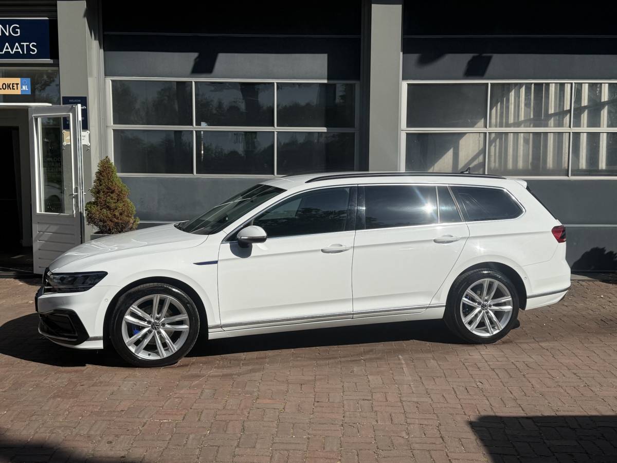 Volkswagen Passat Volkswagen Passat Variant 1.4 TSI PHEV GTE Business 218 pk trekhaak 1600kg Bj 2021 Dealer onderhouden !!