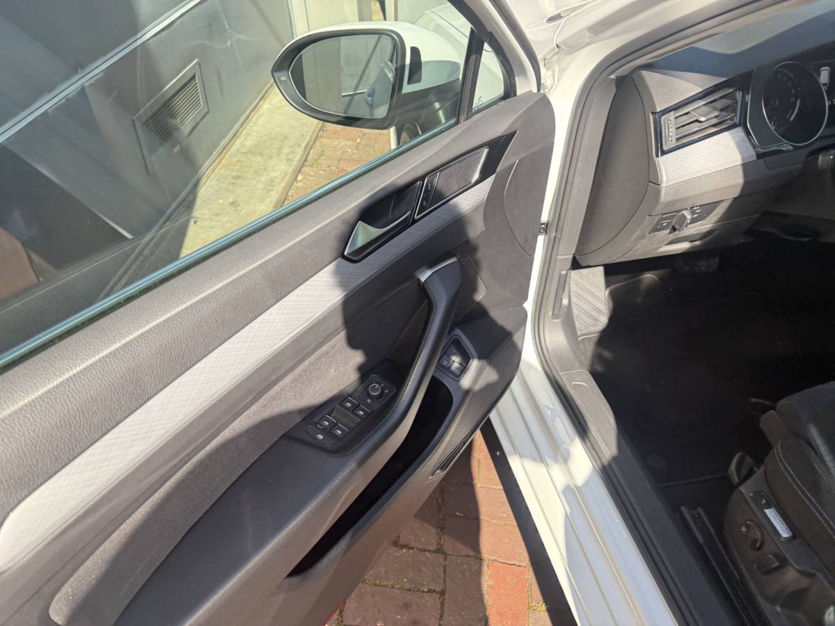 Volkswagen Passat Volkswagen Passat Variant 1.4 TSI PHEV GTE Business 218 pk trekhaak 1600kg Bj 2021 Dealer onderhouden !!