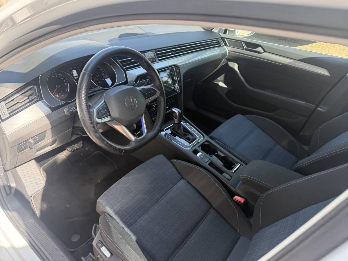 Volkswagen Passat Volkswagen Passat Variant 1.4 TSI PHEV GTE Business 218 pk trekhaak 1600kg Bj 2021 Dealer onderhouden !!
