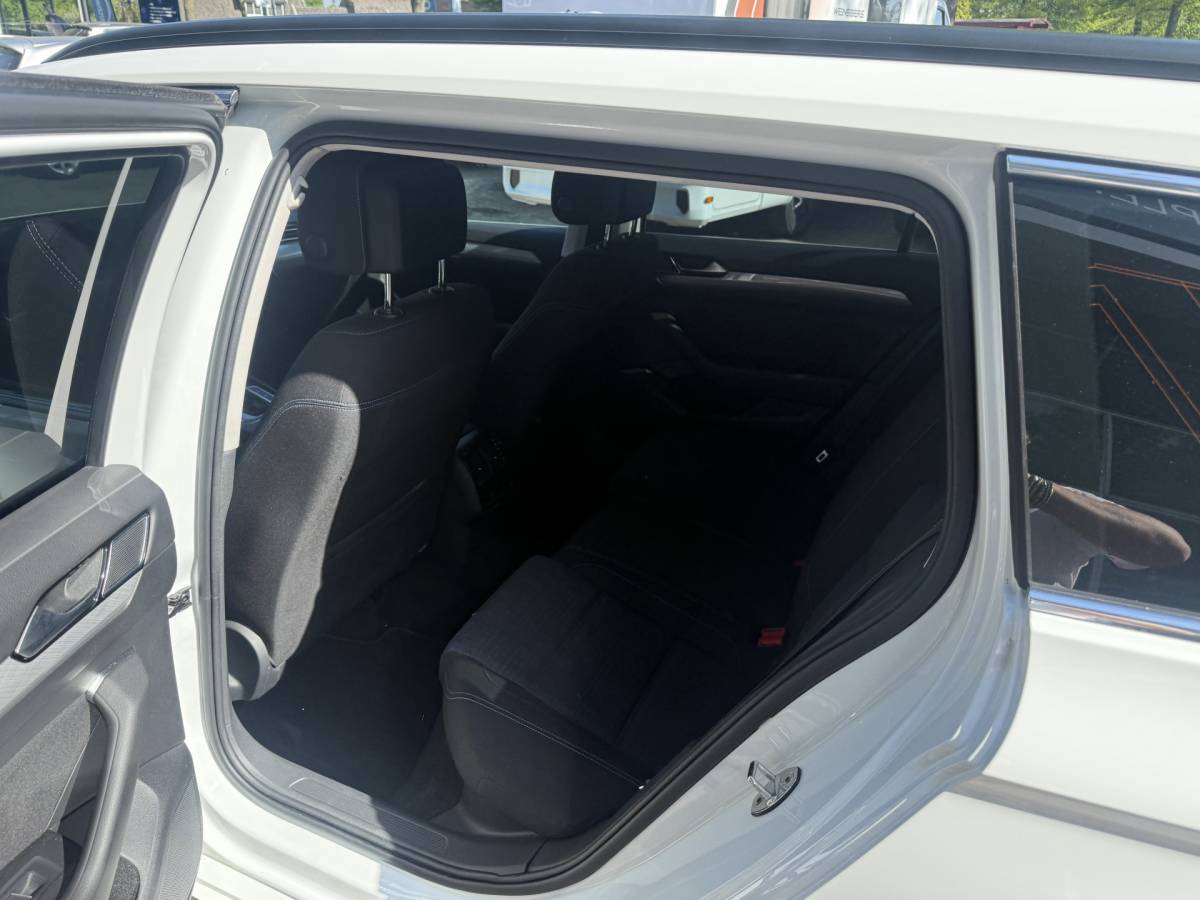Volkswagen Passat Volkswagen Passat Variant 1.4 TSI PHEV GTE Business 218 pk trekhaak 1600kg Bj 2021 Dealer onderhouden !!