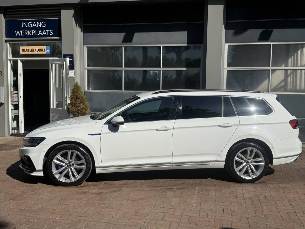 Volkswagen Passat Volkswagen Passat Variant 1.4 TSI PHEV GTE Business 218 pk trekhaak 1600kg Bj 2021 Dealer onderhouden !!