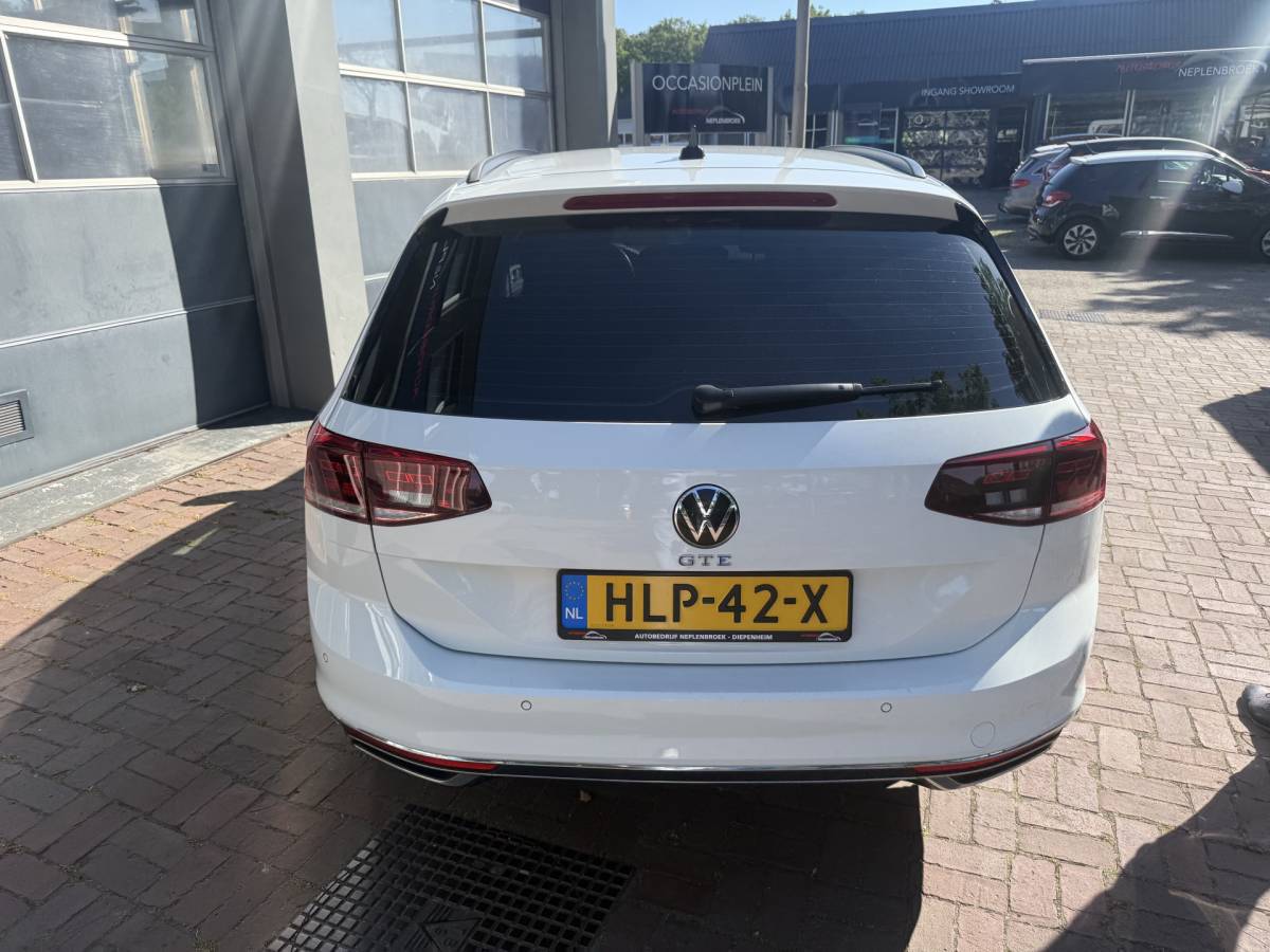 Volkswagen Passat Volkswagen Passat Variant 1.4 TSI PHEV GTE Business 218 pk trekhaak 1600kg Bj 2021 Dealer onderhouden !!