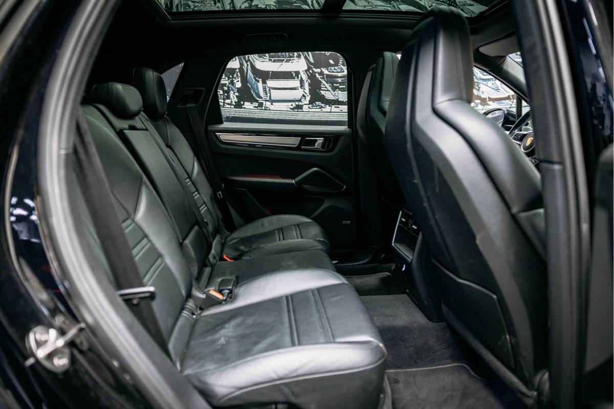 Porsche Cayenne Porsche Cayenne 3.0 Cayenne 3.0 Bose| stoel verw/koeling | sportstoelen | lucht vering | Sportchrono | 360