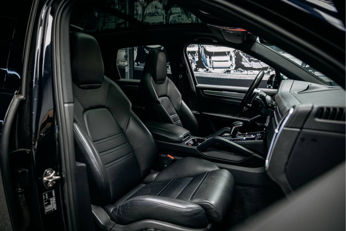 Porsche Cayenne Porsche Cayenne 3.0 Cayenne 3.0 Bose| stoel verw/koeling | sportstoelen | lucht vering | Sportchrono | 360