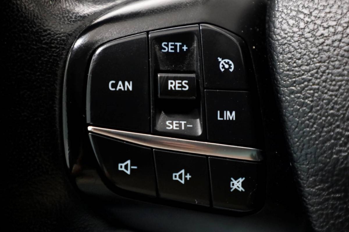 Ford Transit Ford Transit 350 2.0 TDCI 130pk Bakwagen met laadklep 1.211kg laadvermogen 01-2022