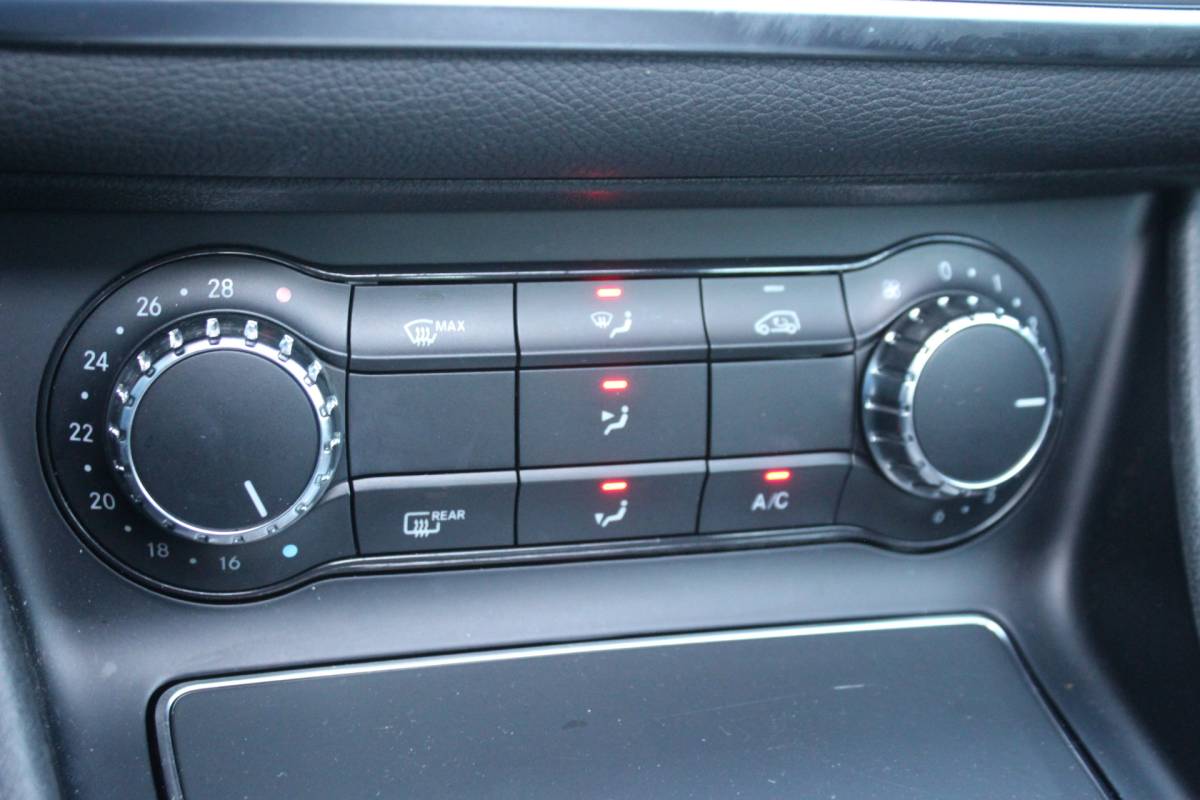 Mercedes-Benz CLA Mercedes-Benz CLA-klasse 180 Business Solution AMG – CAMERA – PANODAK – CRUISE –