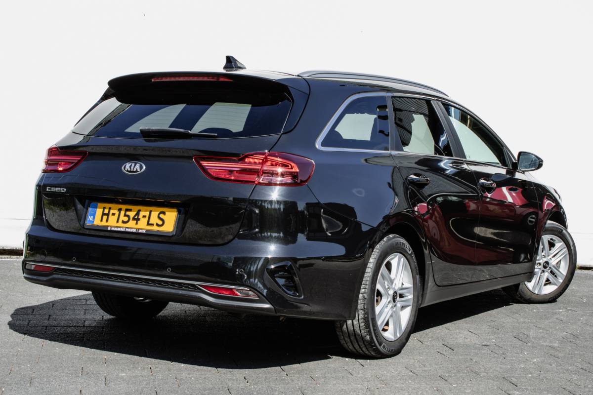 Kia Ceed Sportswagon Kia Ceed Sportswagon 1.0 T-GDi DynamicPlusLine Full map navigatie/ Stuur+stoelverwarming/ Camera/ Half lederen int./ Carplay