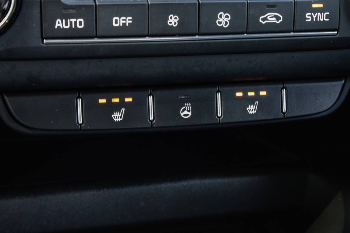 Kia Ceed Sportswagon Kia Ceed Sportswagon 1.0 T-GDi DynamicPlusLine Full map navigatie/ Stuur+stoelverwarming/ Camera/ Half lederen int./ Carplay