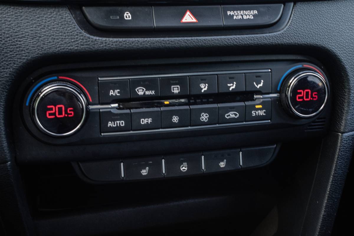 Kia Ceed Sportswagon Kia Ceed Sportswagon 1.0 T-GDi DynamicPlusLine Full map navigatie/ Stuur+stoelverwarming/ Camera/ Half lederen int./ Carplay