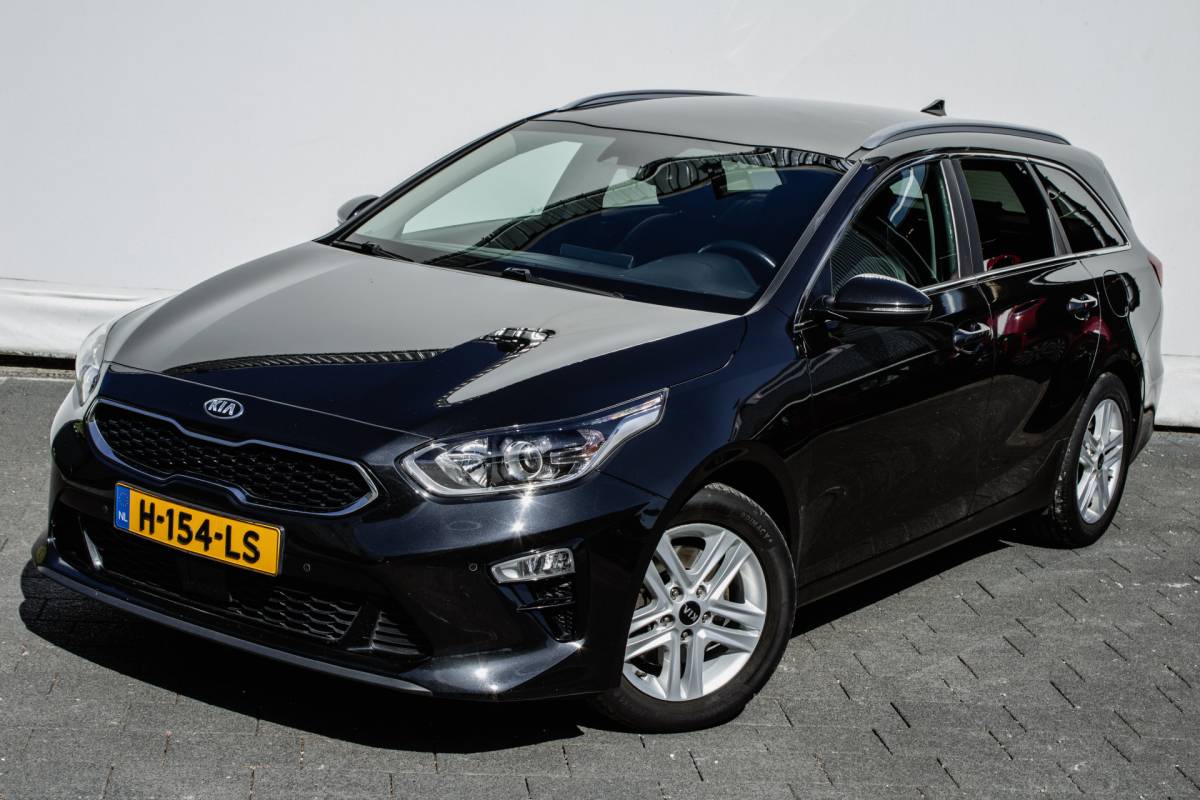 Kia Ceed Sportswagon Kia Ceed Sportswagon 1.0 T-GDi DynamicPlusLine Full map navigatie/ Stuur+stoelverwarming/ Camera/ Half lederen int./ Carplay