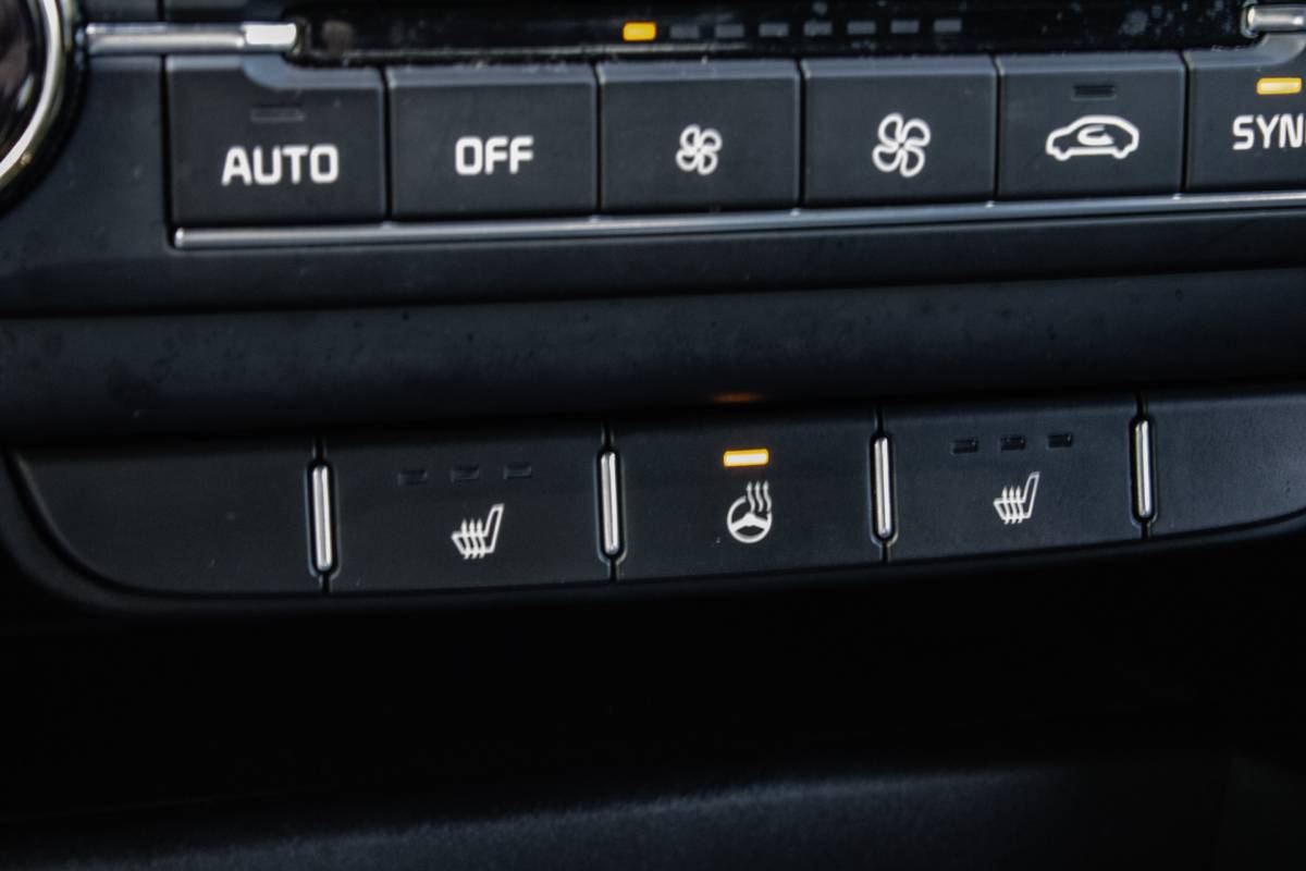 Kia Ceed Sportswagon Kia Ceed Sportswagon 1.0 T-GDi DynamicPlusLine Full map navigatie/ Stuur+stoelverwarming/ Camera/ Half lederen int./ Carplay