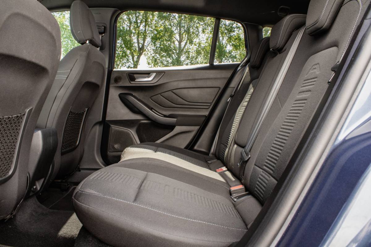 Ford Focus Ford Focus Wagon 1.0 EcoBoost Hybrid Active X Trekhaak/ Stoelverwarming/ Camera/ Adapt. cruise/ Carplay/ DAB+