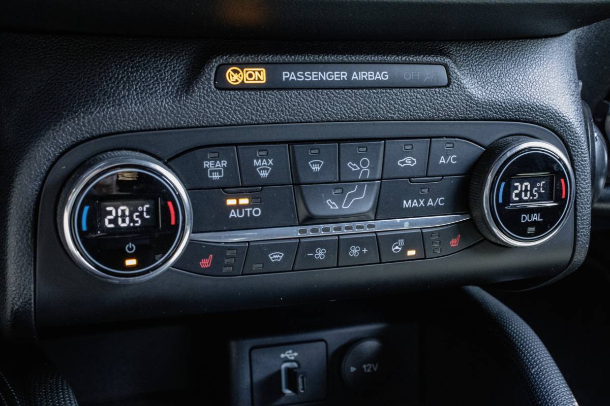 Ford Focus Ford Focus Wagon 1.0 EcoBoost Hybrid Active X Trekhaak/ Stoelverwarming/ Camera/ Adapt. cruise/ Carplay/ DAB+