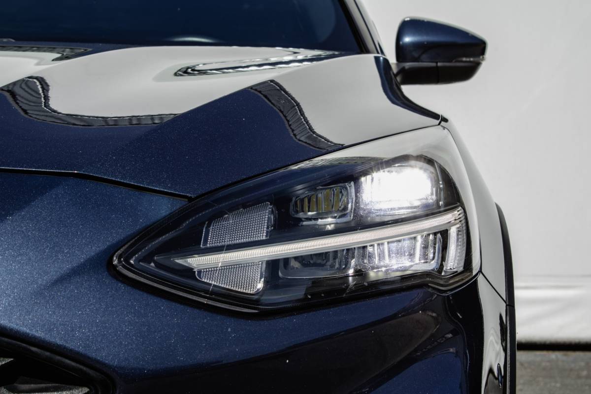 Ford Focus Ford Focus Wagon 1.0 EcoBoost Hybrid Active X Trekhaak/ Stoelverwarming/ Camera/ Adapt. cruise/ Carplay/ DAB+