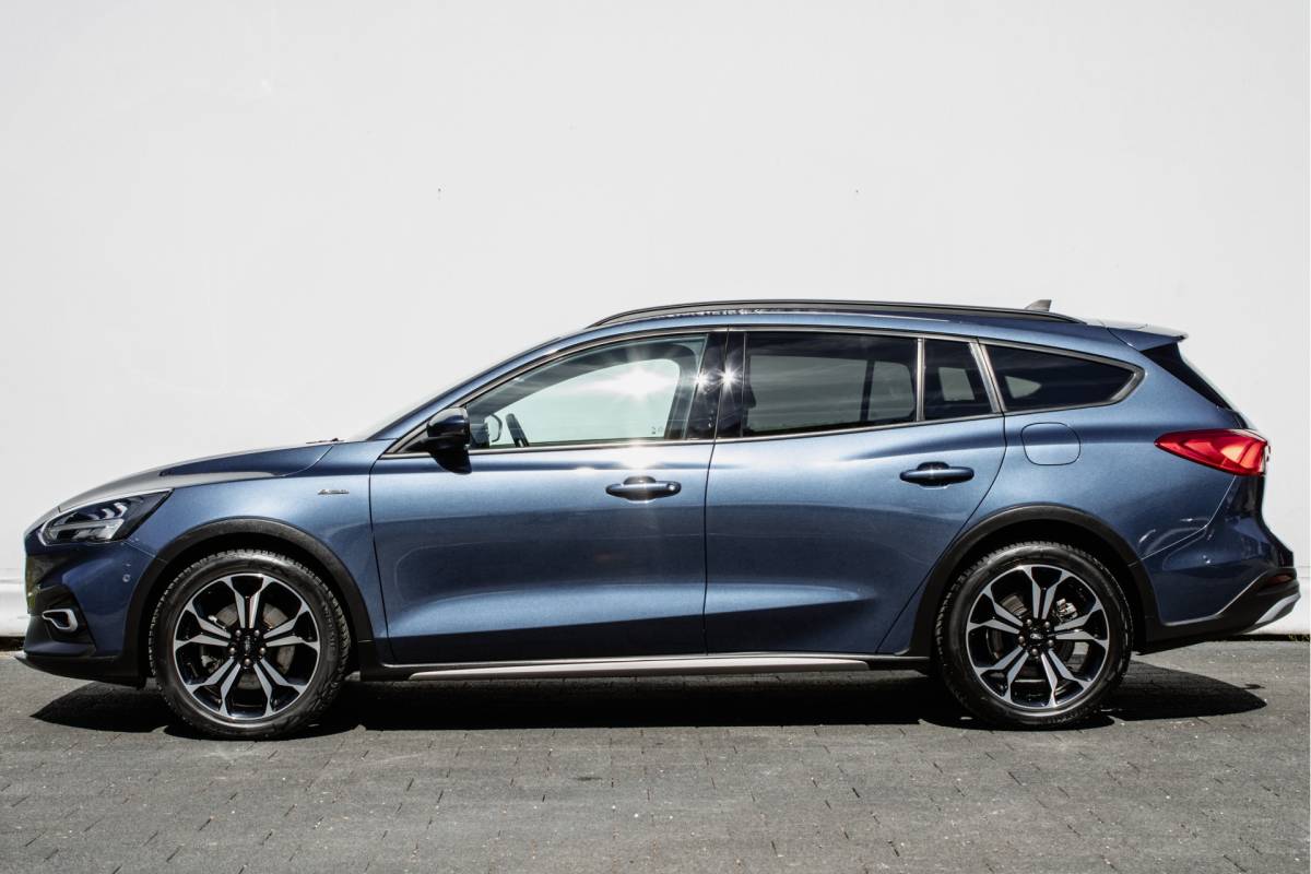 Ford Focus Ford Focus Wagon 1.0 EcoBoost Hybrid Active X Trekhaak/ Stoelverwarming/ Camera/ Adapt. cruise/ Carplay/ DAB+