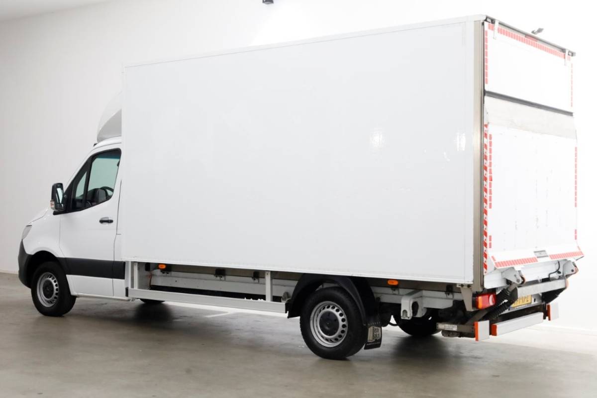 Mercedes-Benz Sprinter Mercedes-Benz Sprinter 314 CDI 143pk E6 Bakwagen met laadklep en zijdeur L440 1020kg laadverm. 04-2020