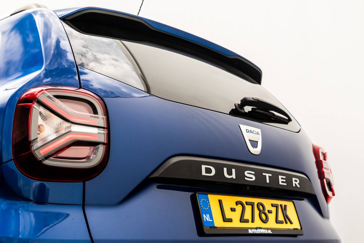 Dacia Duster Dacia Duster 1.0 TCe Bi-Fuel Prestige | Trekhaak | 17 inch LMV | Camera | Keyless | Treeplanken | 1e Eigenaar