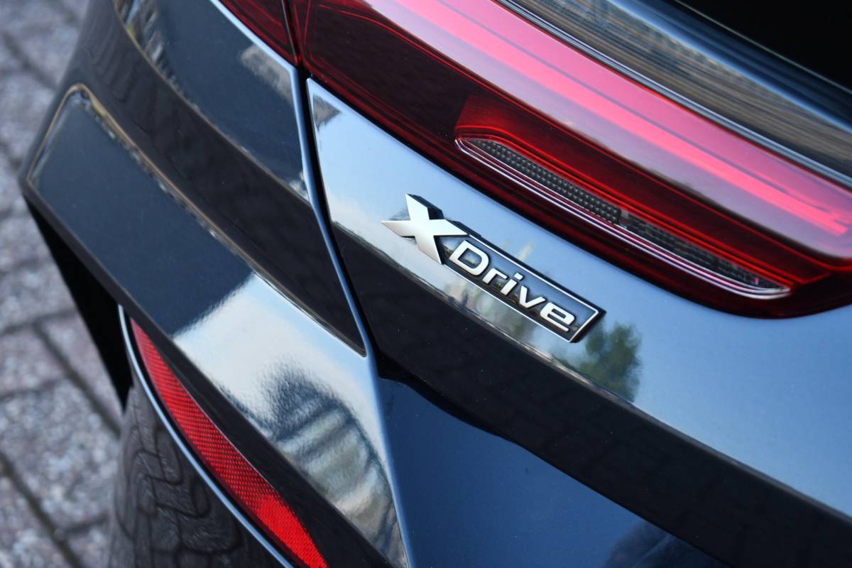 BMW 8 Serie BMW 8-serie M850i xDrive B&W Stoelvent Soft-Close ACC 360 HUD
