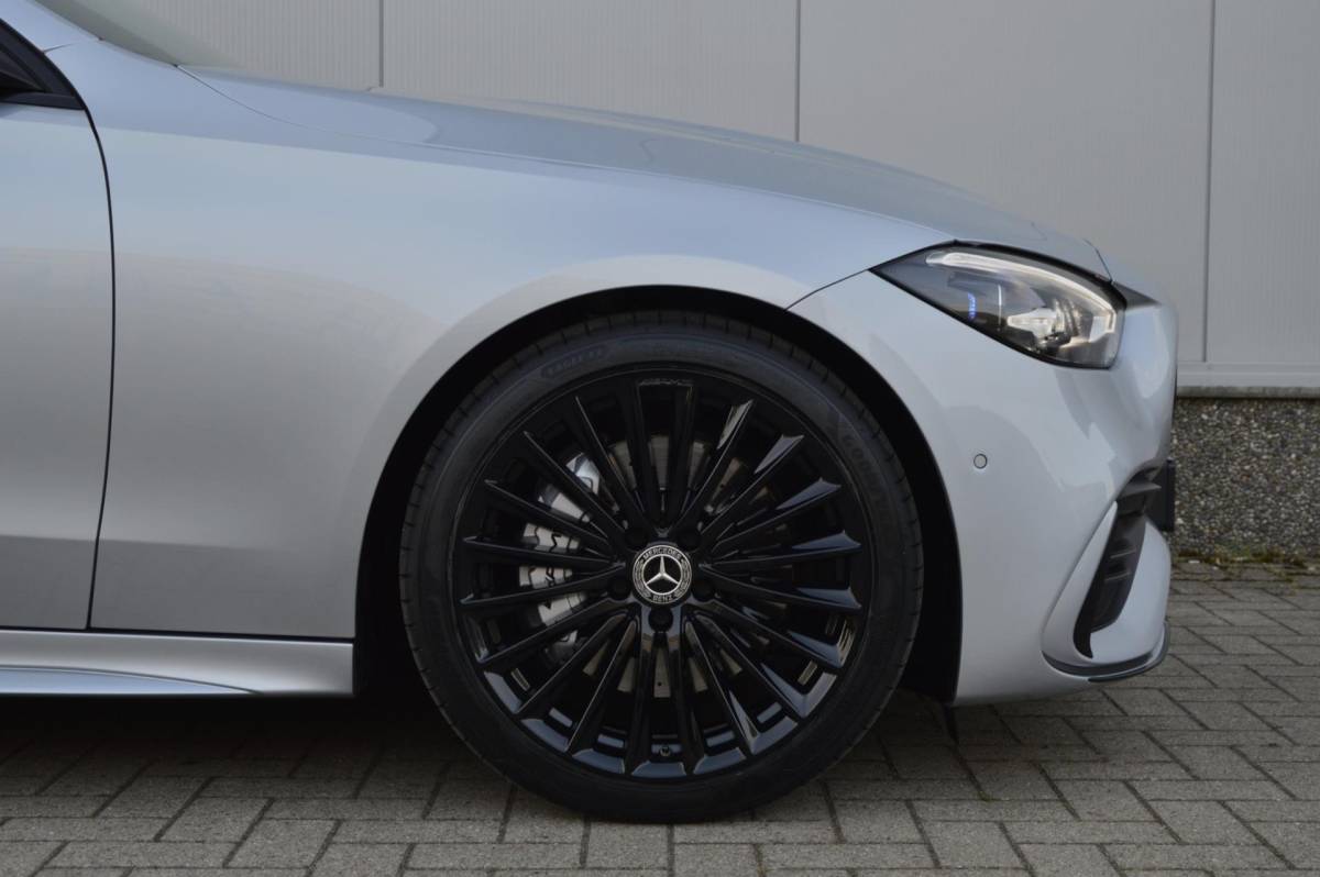Mercedes-Benz C-Klasse Mercedes-Benz C-klasse 180 AMG C63 Night Edition1 AUT9 2022