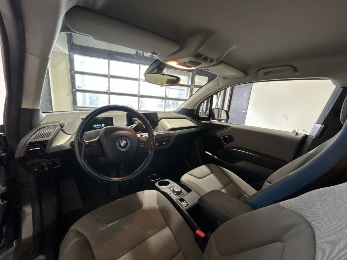 BMW i3 BMW i3 Basis iPerformance 94Ah 33 kWh | Warmtepomp! | Navigatie | Verwarmde voorstoelen SoH (batterijcheck) 89 % score!