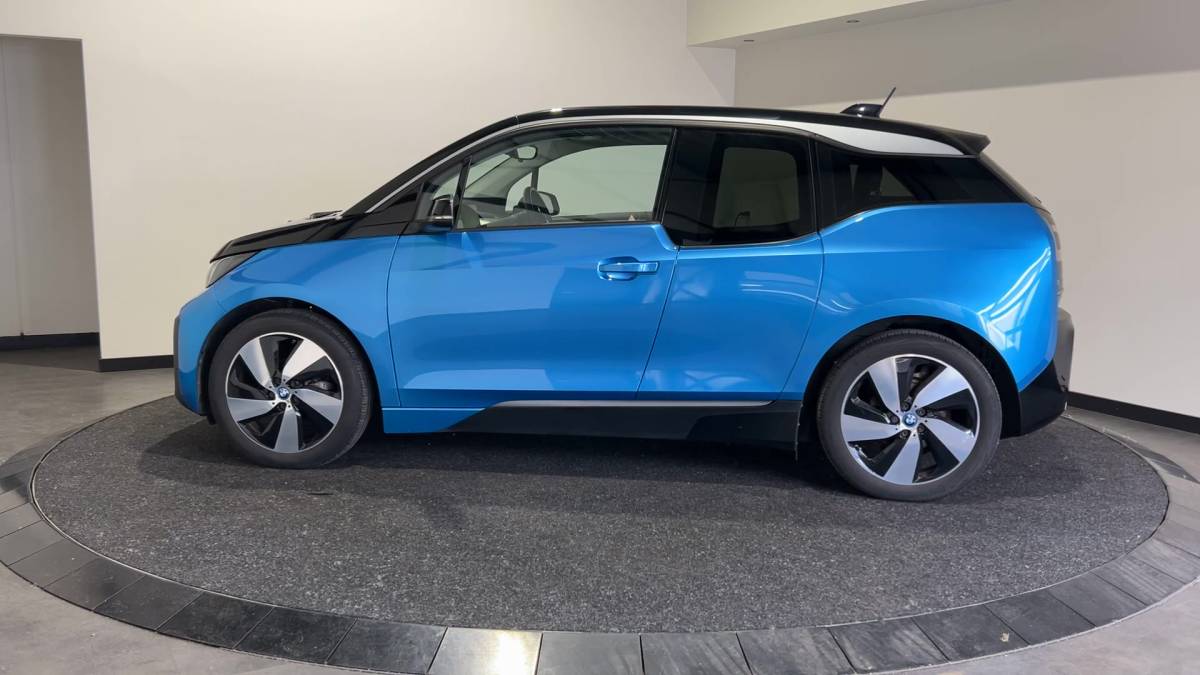 BMW i3 BMW i3 Basis iPerformance 94Ah 33 kWh | Warmtepomp! | Navigatie | Verwarmde voorstoelen SoH (batterijcheck) 89 % score!